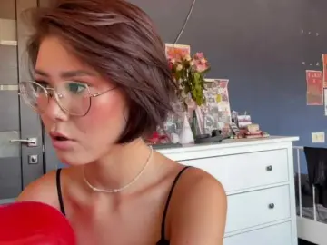 Bongacams Live Porn of Mikiora