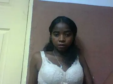 Bongacams Watch Live Sex Cams of Luciah1