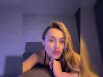 Bongacams Nude Webcam of Enchantix