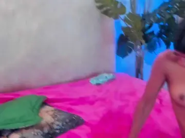 Bongacams Free Live Porn of 3loverlive1