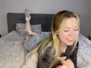 Bongacams Free Porn Cam of AlyraSun