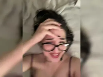 Bongacams Adult Video Chat of YoloLove