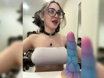 Bongacams Live Sex of YoloLove