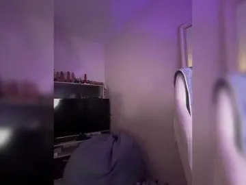 Bongacams Live Sex of YoloLove
