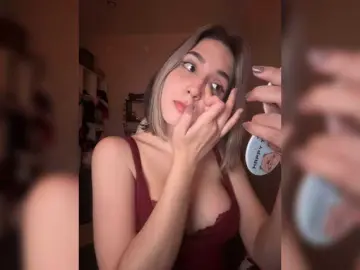 Bongacams Nude Webcam of YoloLove