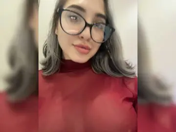 Bongacams Sex Cam of YoloLove