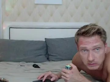 Bongacams Watch Live Sex Cams of JessSteve