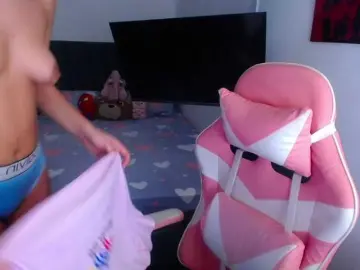 Bongacams Watch Live Sex Cams of room-kitty