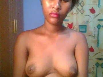 Bongacams Nude Webcam of Sweet-boo