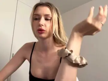 Bongacams Best live sex cam show of DelsieBrozell