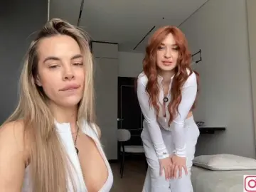 Bongacams Nude Webcam of diffgirls1-1