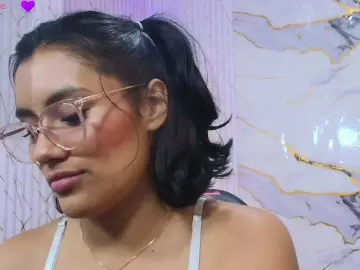 Bongacams Nude Webcam of PEACHY-TAY