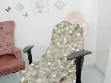 Bongacams Watch Live Sex Cams of ZooeyBelair