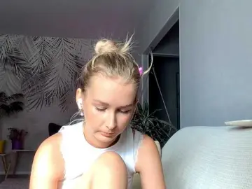 Bongacams Adult Webcam of Emelinestrande