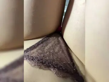 Bongacams Watch Live Sex Cams of FeeBee
