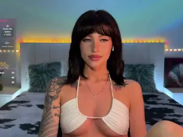 Bongacams Nude Webcam of AllweNEEDisLOVE