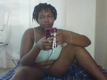 Bongacams Live Sex Cam of Cutecaramela