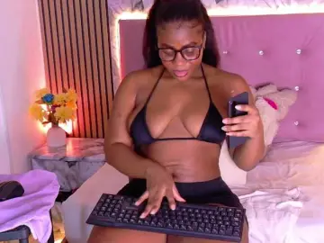 Bongacams Nude Webcam of choco-dessert