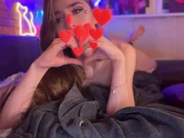Bongacams Watch Live Sex Cams of CandyBoom