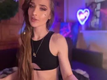 Bongacams Free Porn Cam of CandyBoom