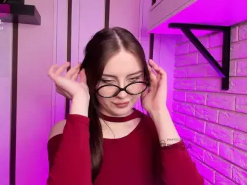 Bongacams Free Porn Cam of LunaMeow