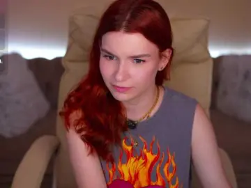 Bongacams Watch Live Sex Cams of RedShinee
