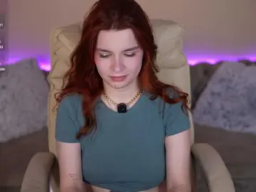 Bongacams Sex Cam of RedShinee