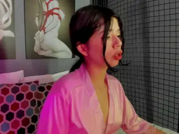 Bongacams Watch Live Sex Cams of LucyLogde