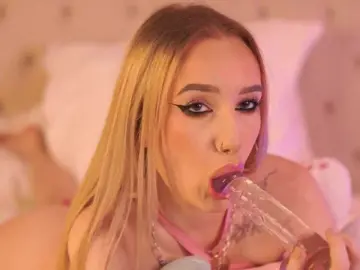 Bongacams Free Live Porn of EmmaNaughtiness
