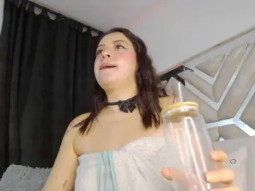 Bongacams Free Live Porn of AlanaRouse1