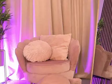 Bongacams Live Sex Cam of KiraKrush