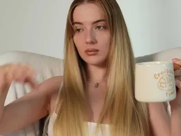 Bongacams Watch Live Sex Cams of BarbieSize