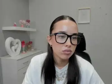 Bongacams Adult Video Chat of adeleLive