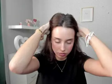 Bongacams Sex Chat of adeleLive