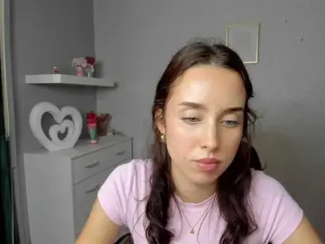 Bongacams Sex Chat of adeleLive