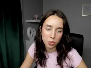 Bongacams Nude Webcam of adeleLive