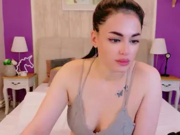 Bongacams Nude Webcam of Di-Andra