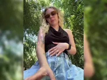 Bongacams Watch Live Sex Cams of Janchi-
