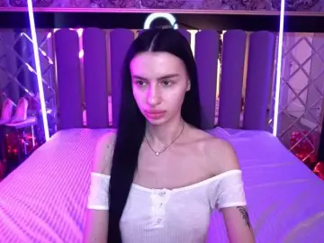 Bongacams Watch Live Sex Cams of SnowWhiteee