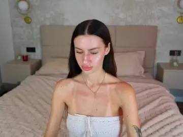 Bongacams Nude Webcam of SnowWhiteee