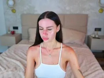 Bongacams Watch Live Sex Cams of SnowWhiteee