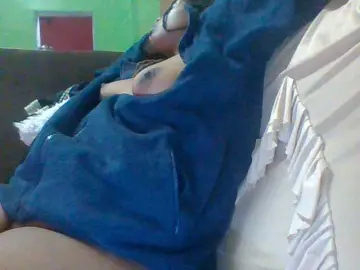 Bongacams Free Live Porn of Sexymamasirra22