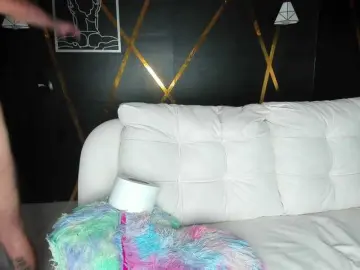 Bongacams Watch Live Sex Cams of awesomeparty19