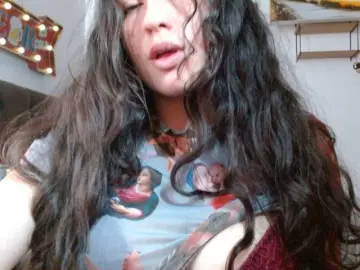 Bongacams Live Sex Cam of Ratienterciopelo