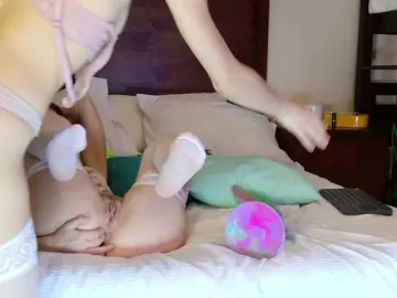 Bongacams Live Porn of Flora-Sweetflow