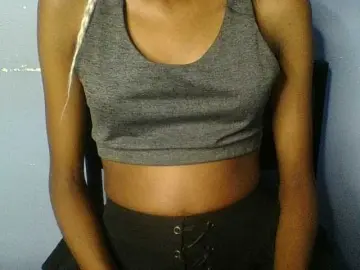 Bongacams Free Live Porn of Curvypetite