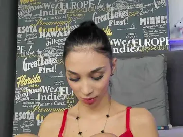 Bongacams Nude Webcam of DemmiLove