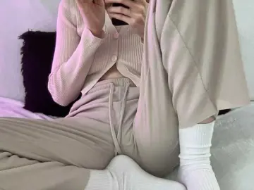Bongacams Watch Live Sex Cams of BestyBoobs