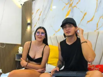 Bongacams Sex Cam of sweetauracouple