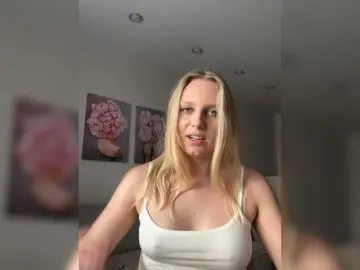 Bongacams Watch Live Sex Cams of HotWillow